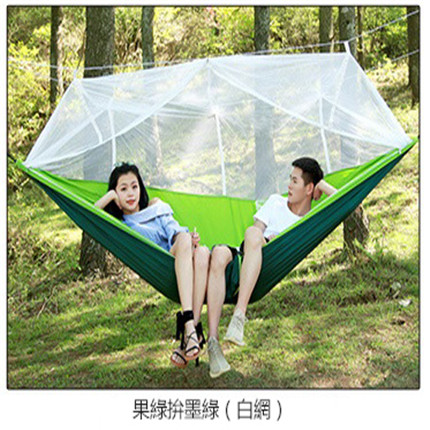 果綠拚墨綠  白網